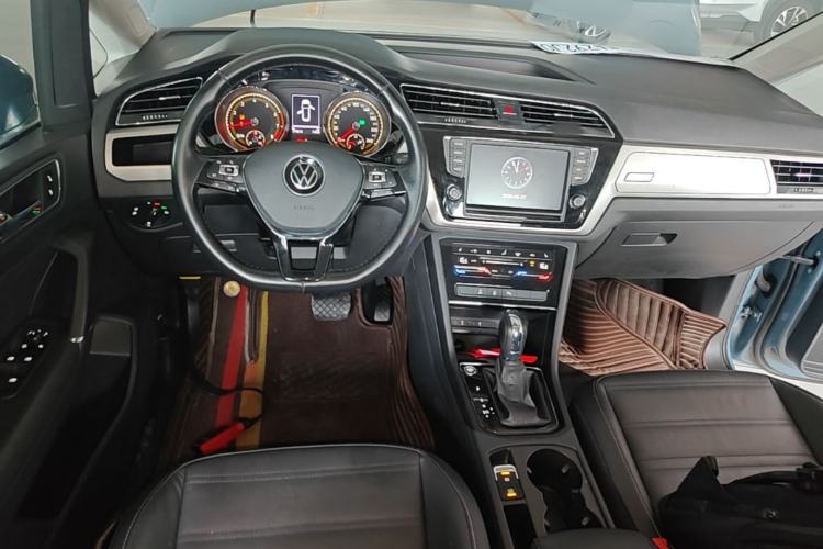 Used Volkswagen Touran 2021 Tiguan L 280TSI DSG Boundary Edition 6-Seater Center Console