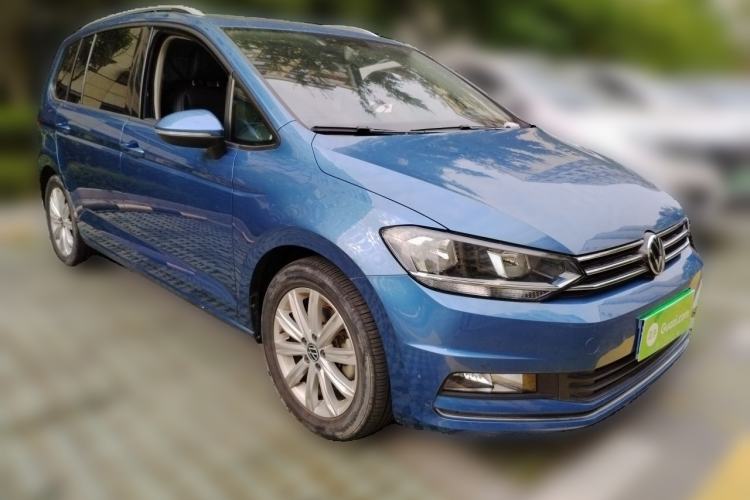 Used Volkswagen Touran 2021 Touran L 280TSI DSG Comfort Edition 7 Seats Front Right 45 Deg