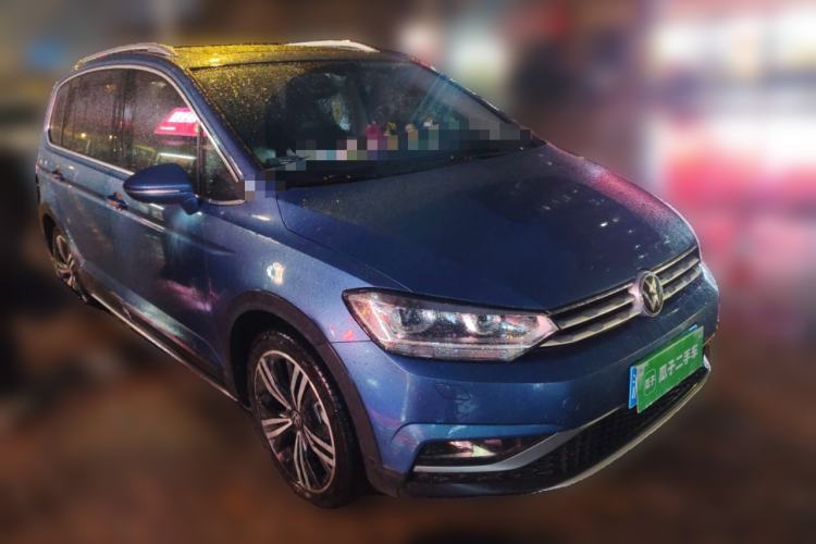 Used Volkswagen Touran 2021 Volkswagen Touran L 280TSI DSG Boundary Edition 7-Seater Front Right 45 Deg