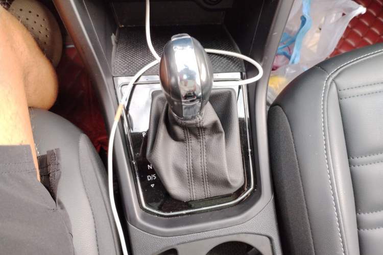 Used Volkswagen Touran 2021 Touran L 280TSI DSG Comfort Edition 7 Seats Gear Lever