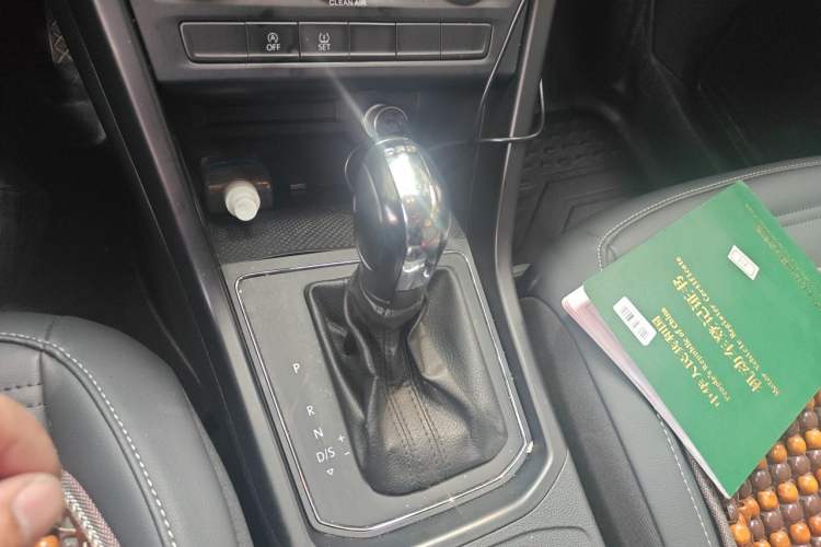 Used Volkswagen Touran 2021 Volkswagen Touran L 280TSI DSG Style Edition 7 Seats Gear Lever