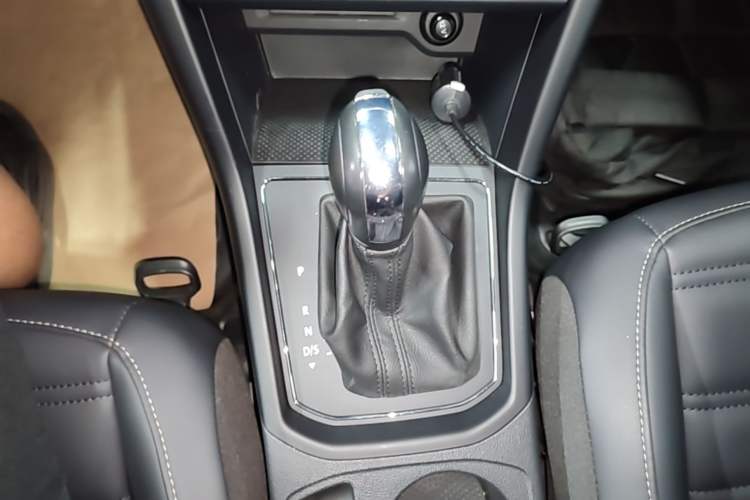 Used Volkswagen Touran 2021 Volkswagen Touran L 280TSI DSG Style Edition 7 Seats Gear Lever