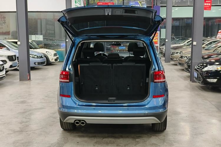 Used Volkswagen Touran 2021 Volkswagen Touran L 280TSI DSG Boundary Edition 7-Seater Interior 10