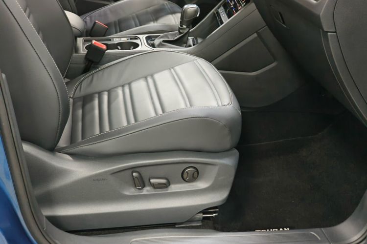Used Volkswagen Touran 2021 Volkswagen Touran L 280TSI DSG Boundary Edition 7-Seater Interior 12