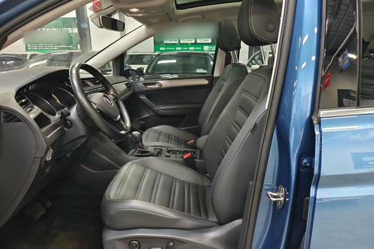 Used Volkswagen Touran 2021 Volkswagen Touran L 280TSI DSG Boundary Edition 7-Seater Interior 7