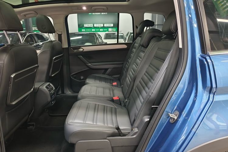 Used Volkswagen Touran 2021 Volkswagen Touran L 280TSI DSG Boundary Edition 7-Seater Interior 9