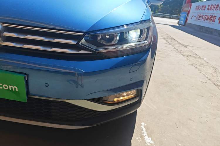 Used Volkswagen Touran 2021 Volkswagen Touran L 280TSI DSG Boundary Edition 7-Seater Left Front Headlight