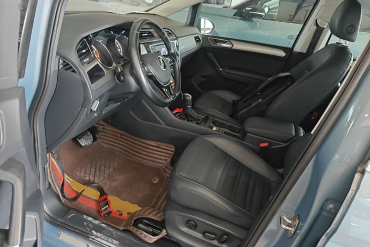 Used Volkswagen Touran 2021 Tiguan L 280TSI DSG Boundary Edition 6-Seater Left Front Seat