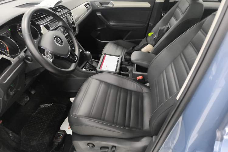 Used Volkswagen Touran 2021 Tiguan L 280TSI DSG Boundary Edition 6-Seater Left Front Seat