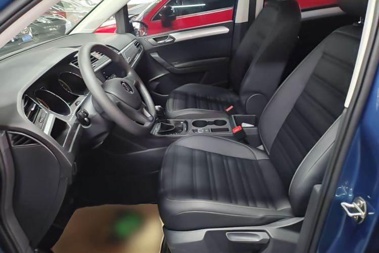 Used Volkswagen Touran 2021 Volkswagen Touran L 280TSI DSG Style Edition 7 Seats Left Front Seat