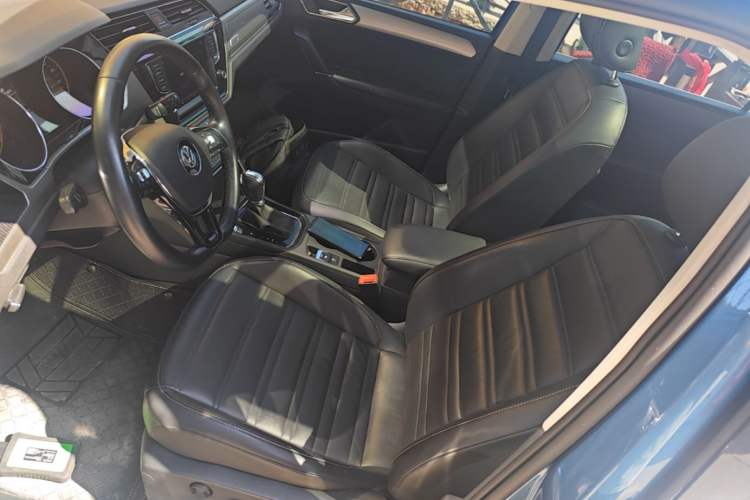 Used Volkswagen Touran 2021 Volkswagen Touran L 280TSI DSG Boundary Edition 7-Seater Left Front Seat