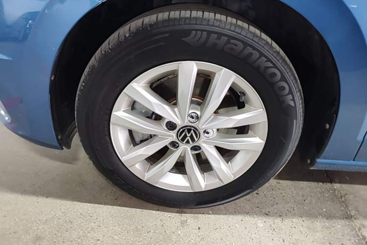 Used Volkswagen Touran 2021 Volkswagen Touran L 280TSI DSG Style Edition 7 Seats Left Front Wheel Hub