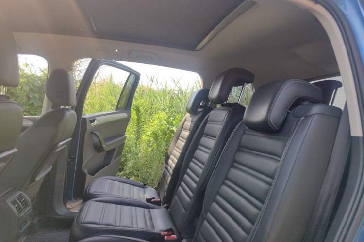 Used Volkswagen Touran 2021 Touran L 280TSI DSG Comfort Edition 7 Seats Left Rear Seat