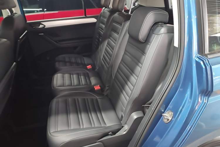 Used Volkswagen Touran 2021 Volkswagen Touran L 280TSI DSG Style Edition 7 Seats Left Rear Seat