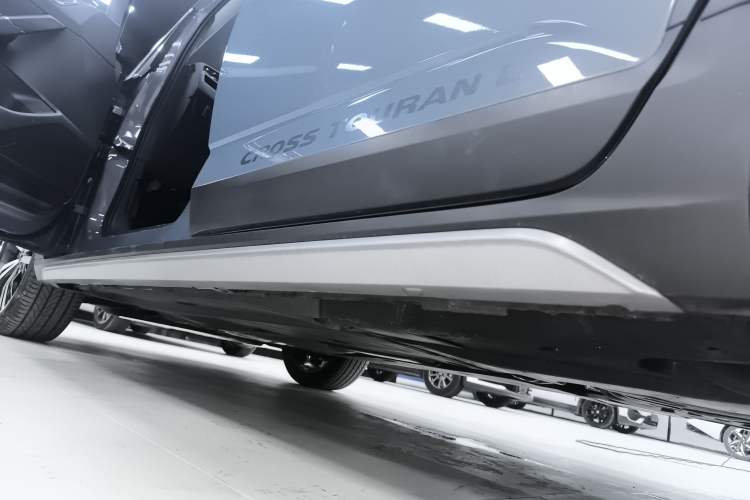 Used Volkswagen Touran 2021 Tiguan L 280TSI DSG Boundary Edition 6-Seater Left Side Sill