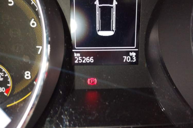 Used Volkswagen Touran 2021 Touran L 280TSI DSG Comfort Edition 7 Seats Odometer Close Up