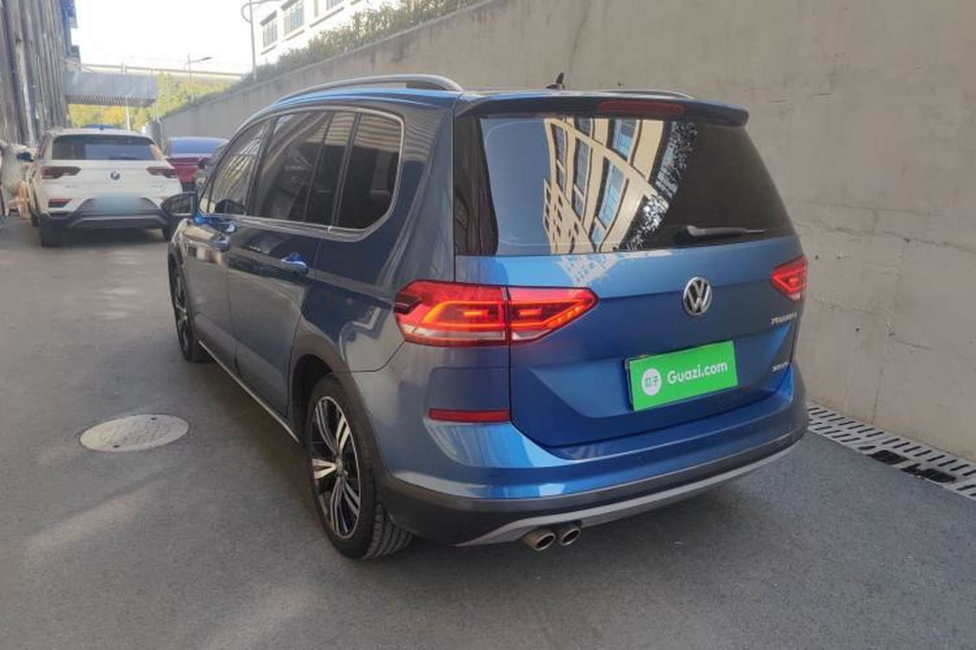 Used Volkswagen Touran 2021 Volkswagen Touran L 280TSI DSG Boundary Edition 7-Seater Rear Left 45 Deg