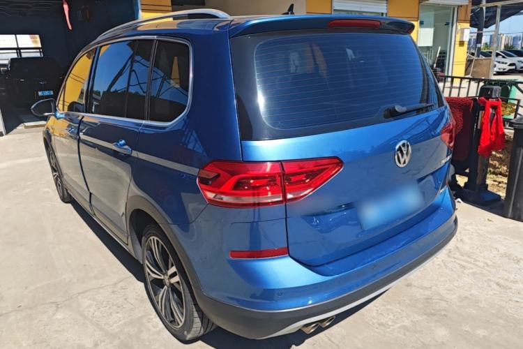 Used Volkswagen Touran 2021 Volkswagen Touran L 280TSI DSG Boundary Edition 7-Seater Rear Left 45 Deg