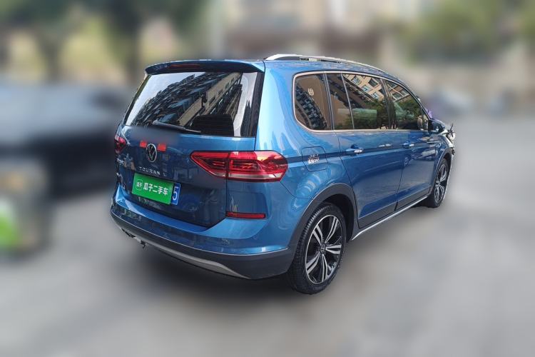 Used Volkswagen Touran 2021 Volkswagen Touran L 280TSI DSG Boundary Edition 7-Seater Rear Right 45 Deg