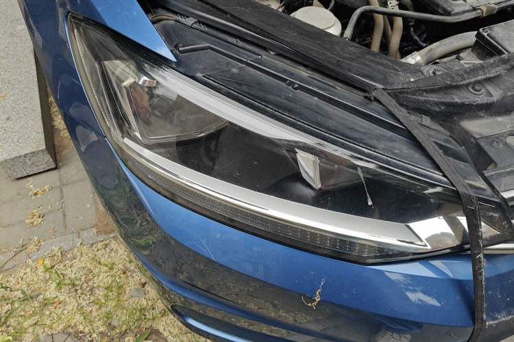Used Volkswagen Touran 2021 Touran L 280TSI DSG Comfort Edition 7 Seats Right Front Headlight