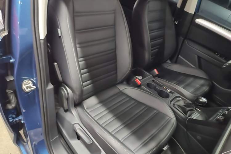 Used Volkswagen Touran 2021 Volkswagen Touran L 280TSI DSG Style Edition 7 Seats Right Front Seat