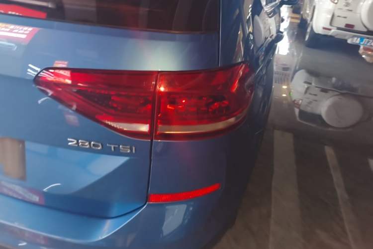 Used Volkswagen Touran 2021 Tiguan L 280TSI DSG Boundary Edition 6-Seater Right Rear Taillight