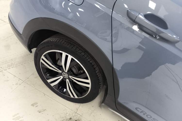 Used Volkswagen Touran 2021 Tiguan L 280TSI DSG Boundary Edition 6-Seater Right Rear Wheel Hub