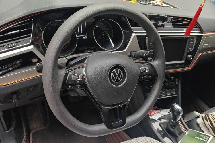 Used Volkswagen Touran 2021 Touran L 280TSI DSG Comfort Edition 7 Seats Steering Wheel