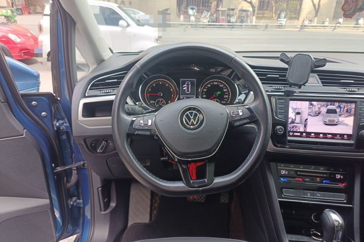 Used Volkswagen Touran 2021 Volkswagen Touran L 280TSI DSG Boundary Edition 7-Seater Steering Wheel