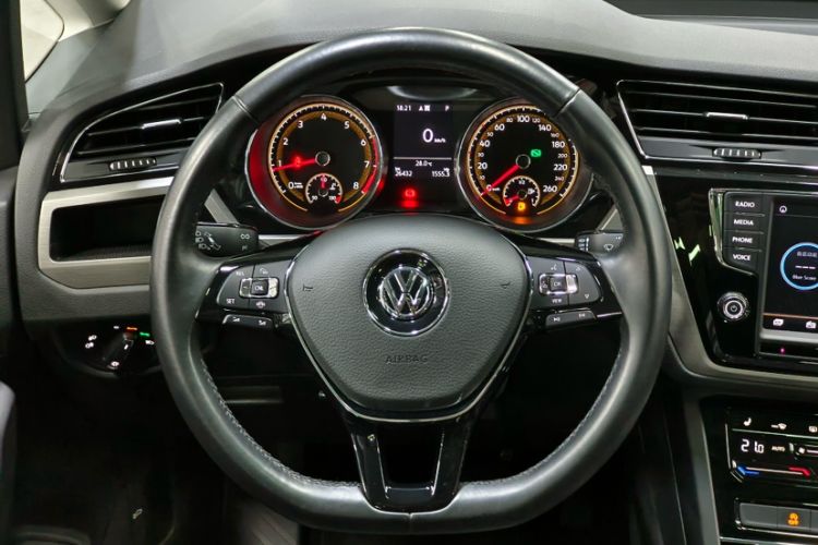 Used Volkswagen Touran 2021 Volkswagen Touran L 280TSI DSG Boundary Edition 7-Seater Steering Wheel
