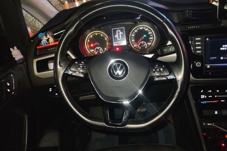 Used Volkswagen Touran 2021 Volkswagen Touran L 280TSI DSG Boundary Edition 7-Seater Steering Wheel