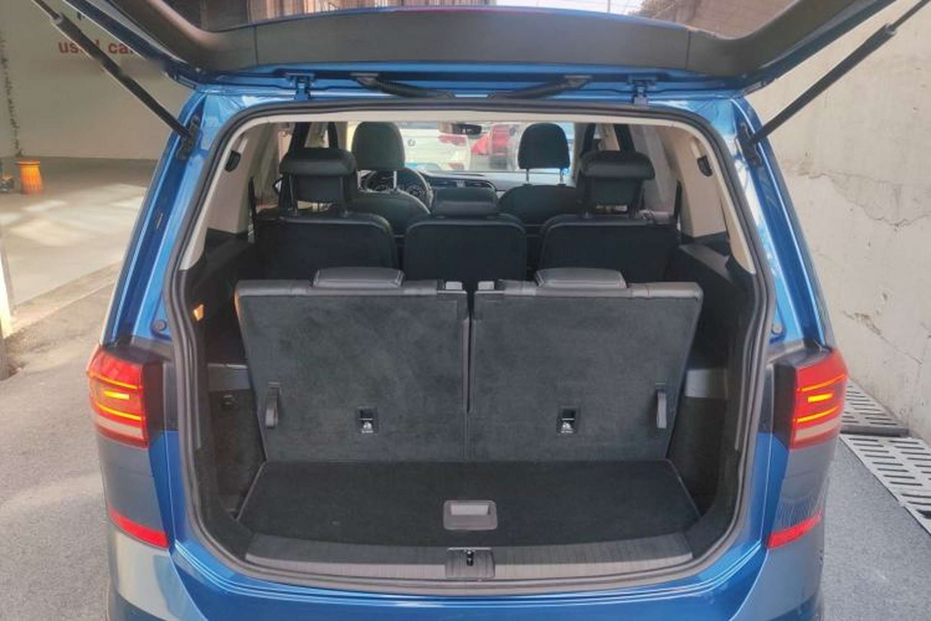 Used Volkswagen Touran 2021 Volkswagen Touran L 280TSI DSG Boundary Edition 7-Seater Trunk