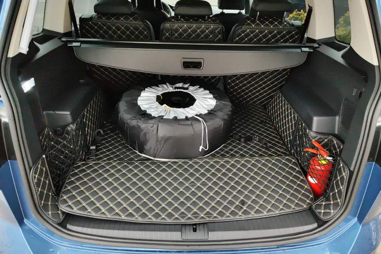 Used Volkswagen Touran 2021 Volkswagen Touran L 280TSI DSG Style Edition 7 Seats Trunk