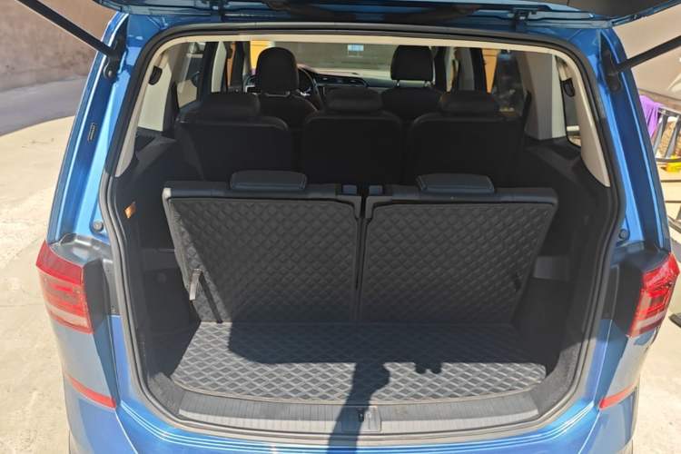 Used Volkswagen Touran 2021 Volkswagen Touran L 280TSI DSG Boundary Edition 7-Seater Trunk