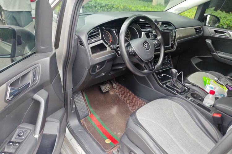 Used Volkswagen Touran 2021 Volkswagen Touran L 280TSI DSG Boundary Luxury Edition 7 Seats Driver Seat