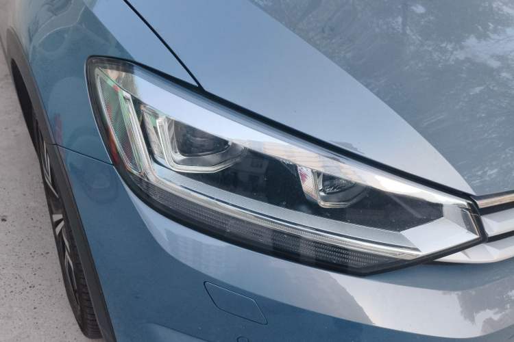 Used Volkswagen Touran 2021 Tiguan L 280TSI DSG Boundary Edition 6-Seater Right Front Headlight