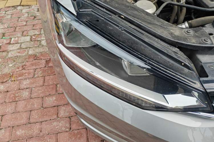 Used Volkswagen Touran 2021 Volkswagen Touran L 280TSI DSG Style Edition 7 Seats Right Front Headlight