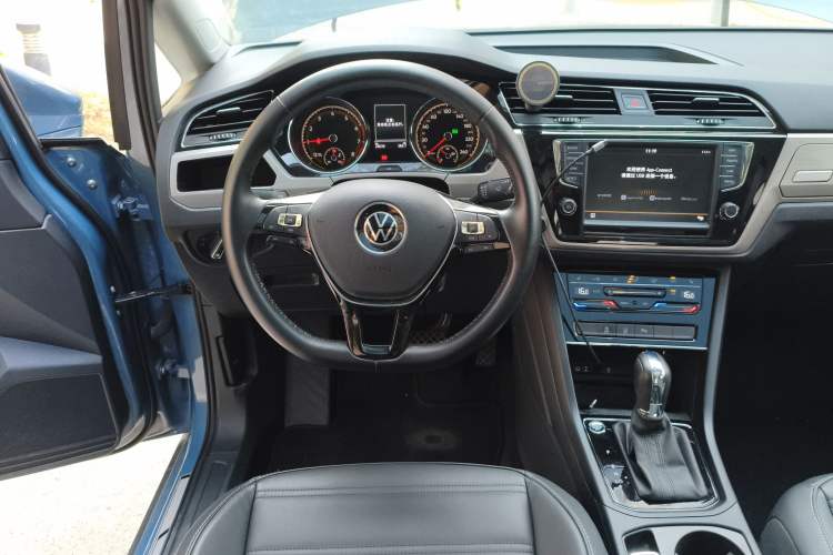 Used Volkswagen Touran 2021 Tiguan L 280TSI DSG Boundary Edition 6-Seater Steering Wheel
