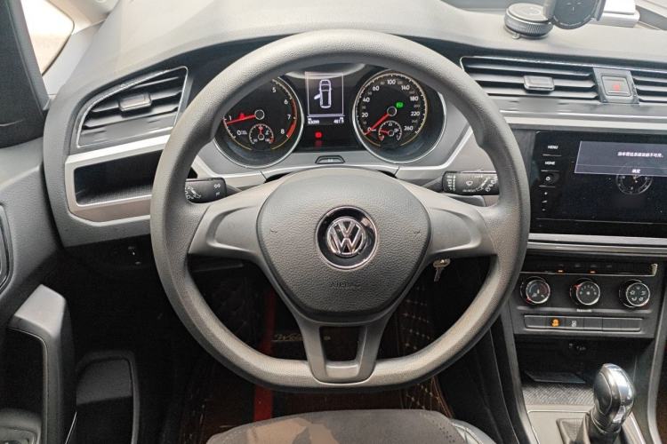 Used Volkswagen Touran 2021 Volkswagen Touran L 280TSI DSG Style Edition 7 Seats Steering Wheel