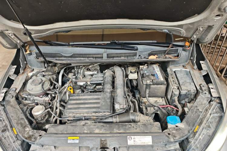 Used Volkswagen Touran 2021 Volkswagen Touran L 280TSI DSG Boundary Edition 7-Seater Engine Bay