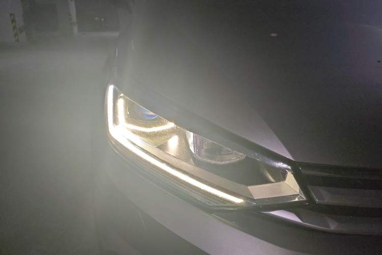 Used Volkswagen Touran 2021 Volkswagen Touran L 280TSI DSG Boundary Edition 7-Seater Exterior 6