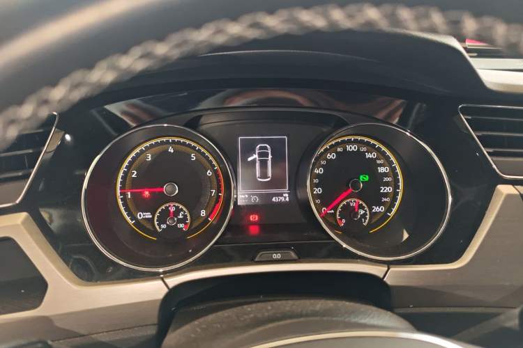 Used Volkswagen Touran 2021 Volkswagen Touran L 280TSI DSG Boundary Edition 7-Seater Instrument Cluster