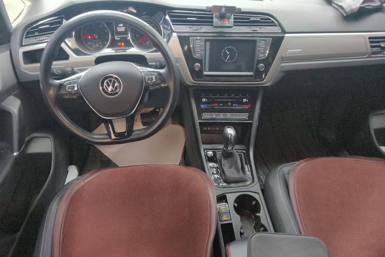 Used Volkswagen Touran 2021 Volkswagen Touran L 280TSI DSG Boundary Edition 7-Seater Interior 2