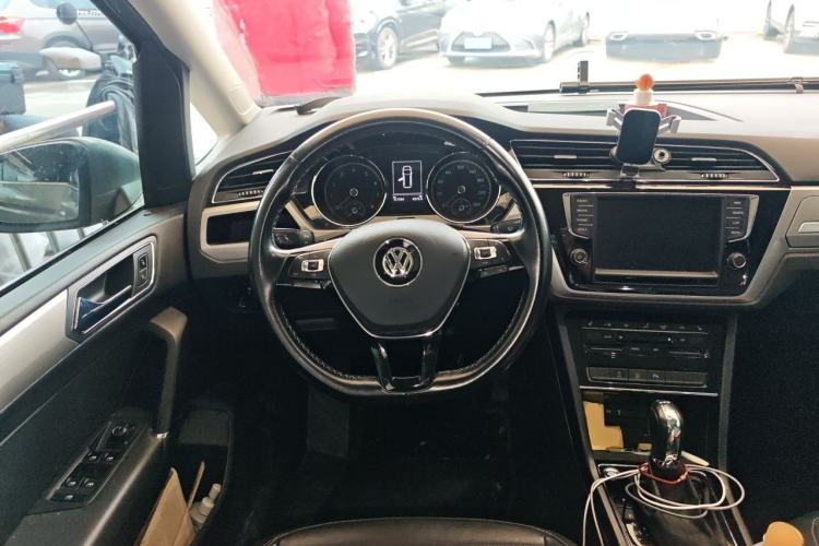 Used Volkswagen Touran 2021 Volkswagen Touran L 280TSI DSG Boundary Edition 7-Seater Steering Wheel