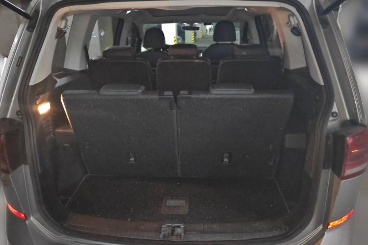 Used Volkswagen Touran 2021 Volkswagen Touran L 280TSI DSG Boundary Edition 7-Seater Trunk