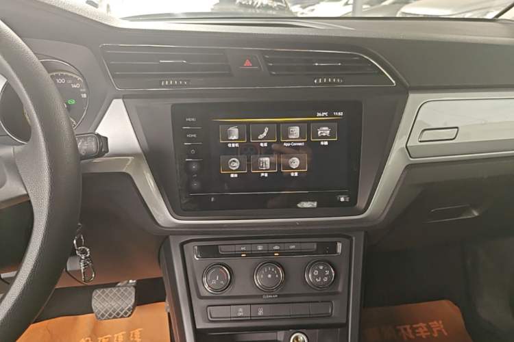 Used Volkswagen Touran 2021 Volkswagen Touran L 280TSI DSG Style Edition 7 Seats Audio And AC Panel