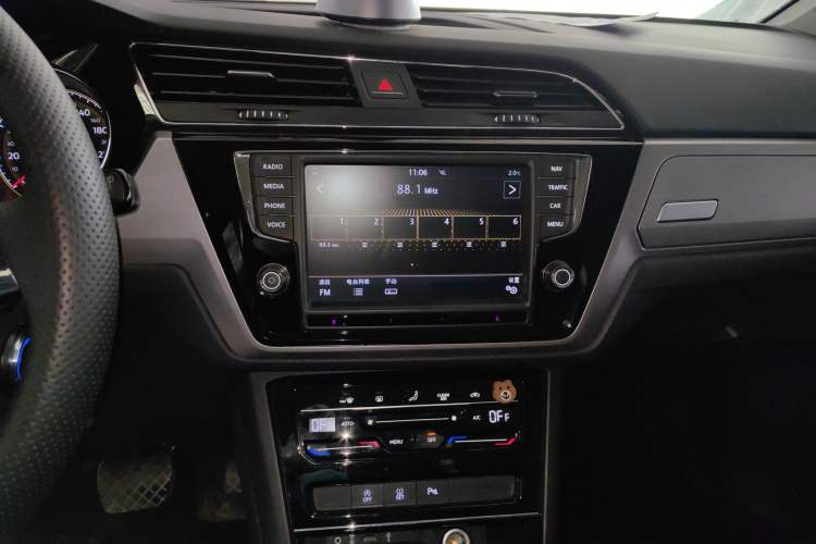 Used Volkswagen Touran 2021 Touran L 280TSI DSG Comfort Edition 7 Seats Audio And AC Panel
