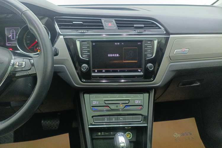 Used Volkswagen Touran 2021 Volkswagen Touran L 280TSI DSG Boundary Edition 7-Seater Audio And AC Panel