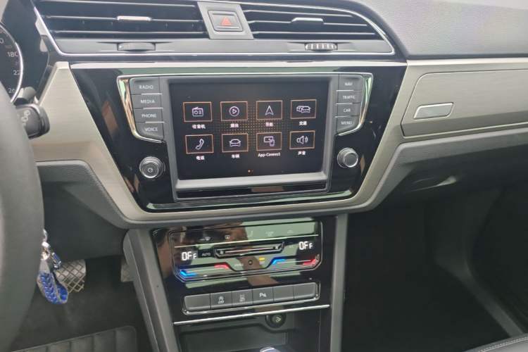 Used Volkswagen Touran 2021 Touran L 280TSI DSG Comfort Edition 7 Seats Audio And AC Panel