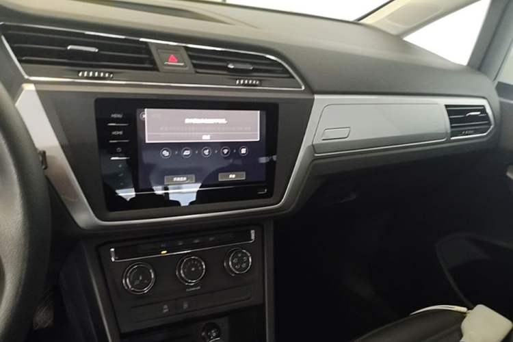 Used Volkswagen Touran 2021 Volkswagen Touran L 280TSI DSG Style Edition 7 Seats Audio And AC Panel